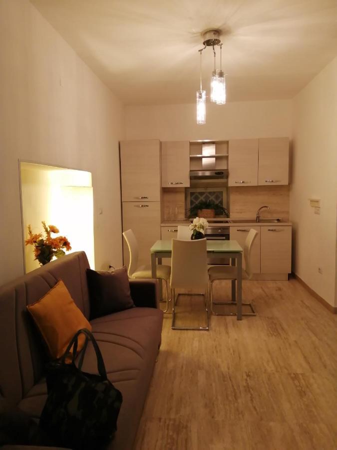 B&B Palazzo Satriano Neapel Zimmer foto